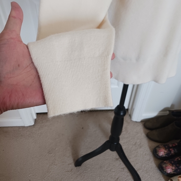 Jenni Kayne Wool Cashmere Blend Oversized Crewneck Sweater - Picture 10 of 14